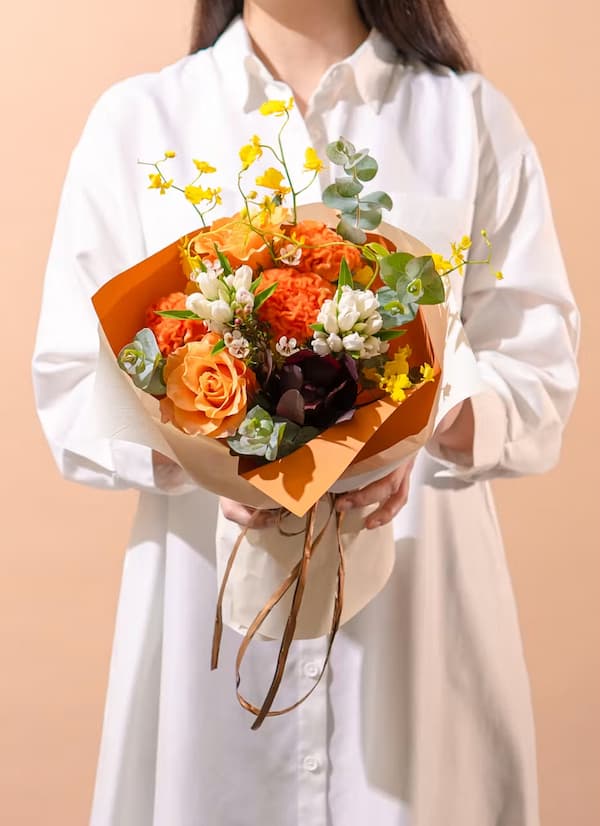 初秋の花束 バラとケイトウのブーケ オレンジ S