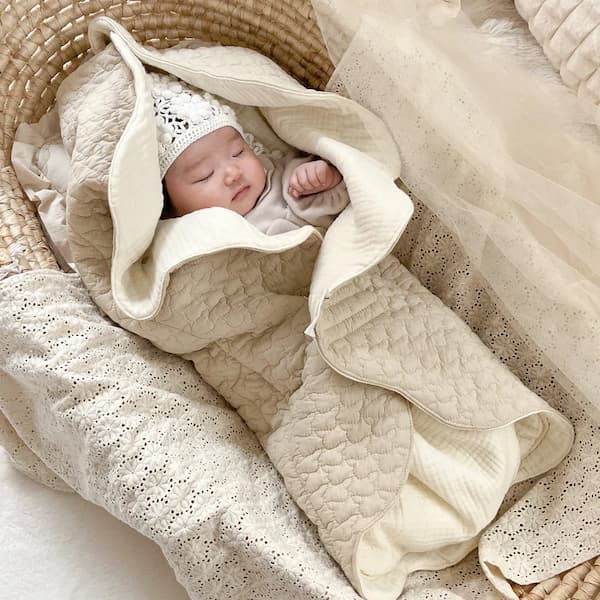 cuna select（クーナ・セレクト）のNATURAL MAISON（ナチュラルメゾン）｜クレープベベ マットになるおくるみ