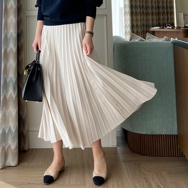 プリーツスカート