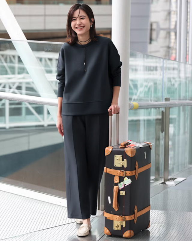 DoCLASSE（ドゥクラッセ）のライトダンボールニット・セミワイドパンツ