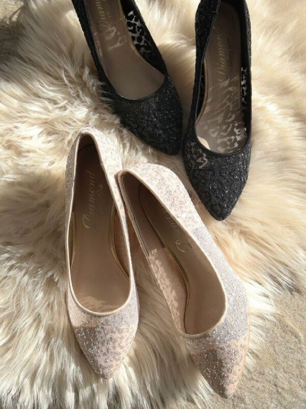 ビジューパンプス