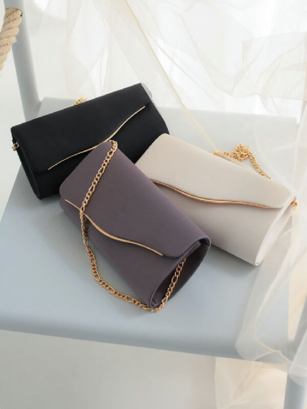 ウェーブラインサテンクラッチ