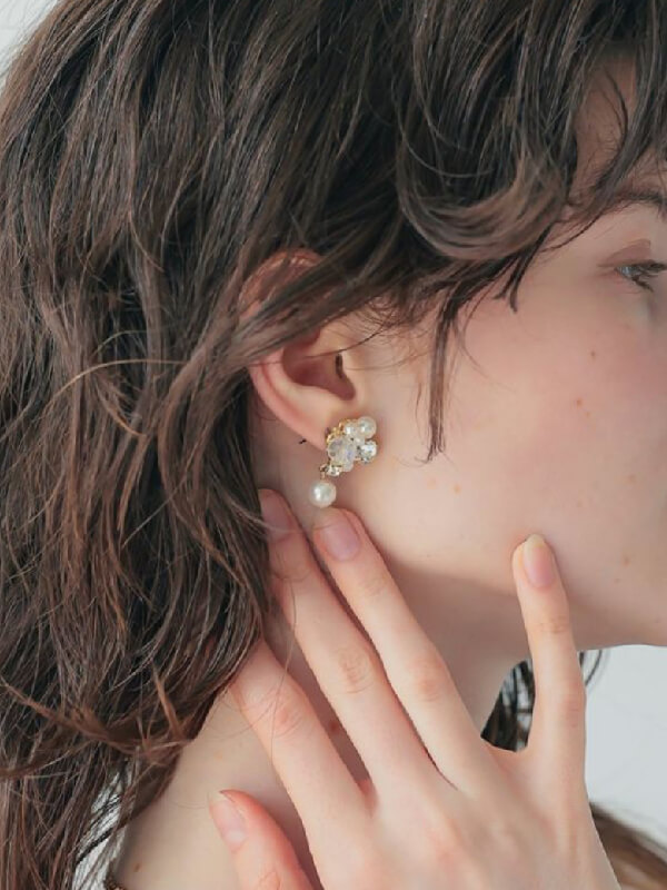 パールチャームビジューピアス