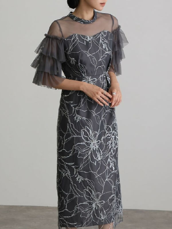 ティアードスリーブ刺繍ドレス