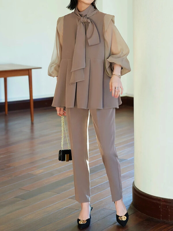 タックフレアトップス＆スリムテーパードパンツ