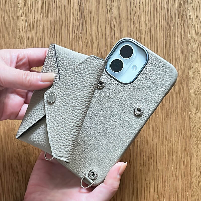 ボナベンチュラのエンベロープポーチ シュリンクレザースナップ