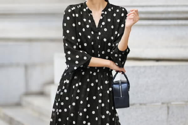   【街コン男性53人の本音】30代女性の服装はなにが正解？好印象コーデと失敗しがちなNG例