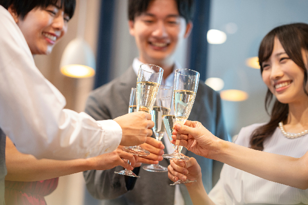 「また会いたい」と思われる女性の服装とは