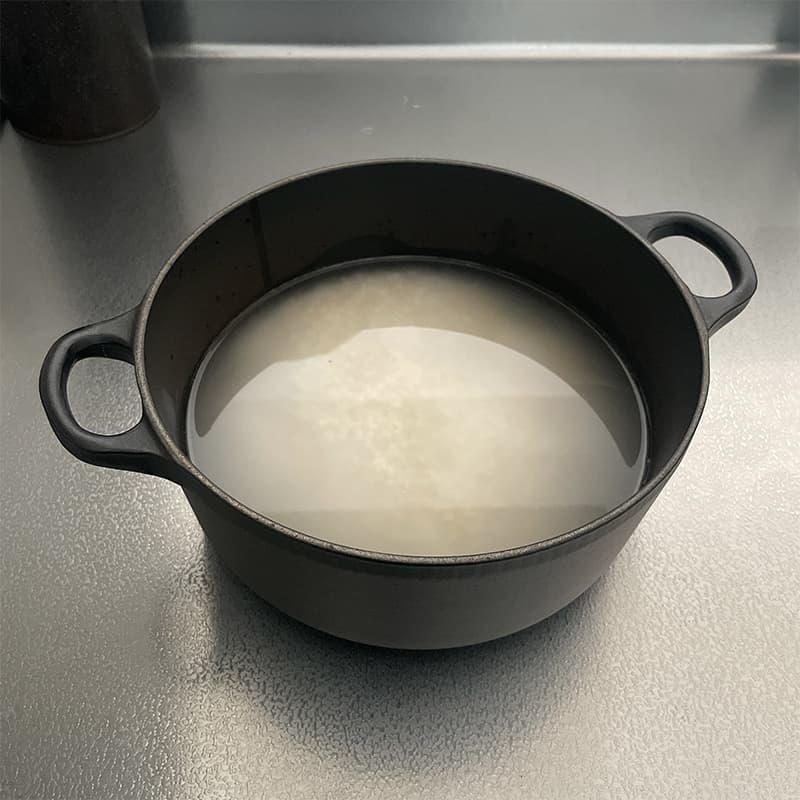 ル・クルーゼ米を炊く